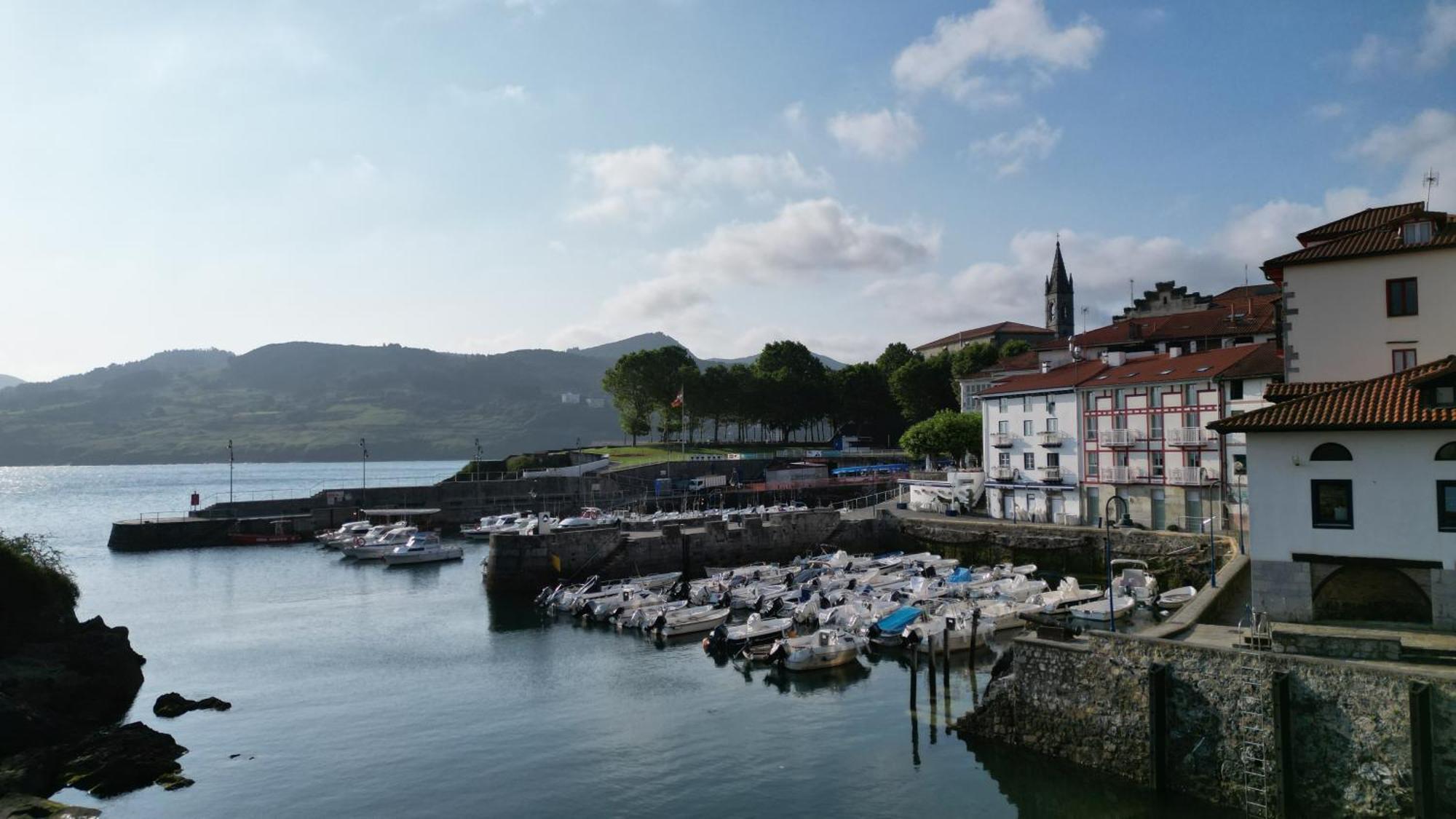 Apartamentos&Spa Mundaka Port Bagian luar foto